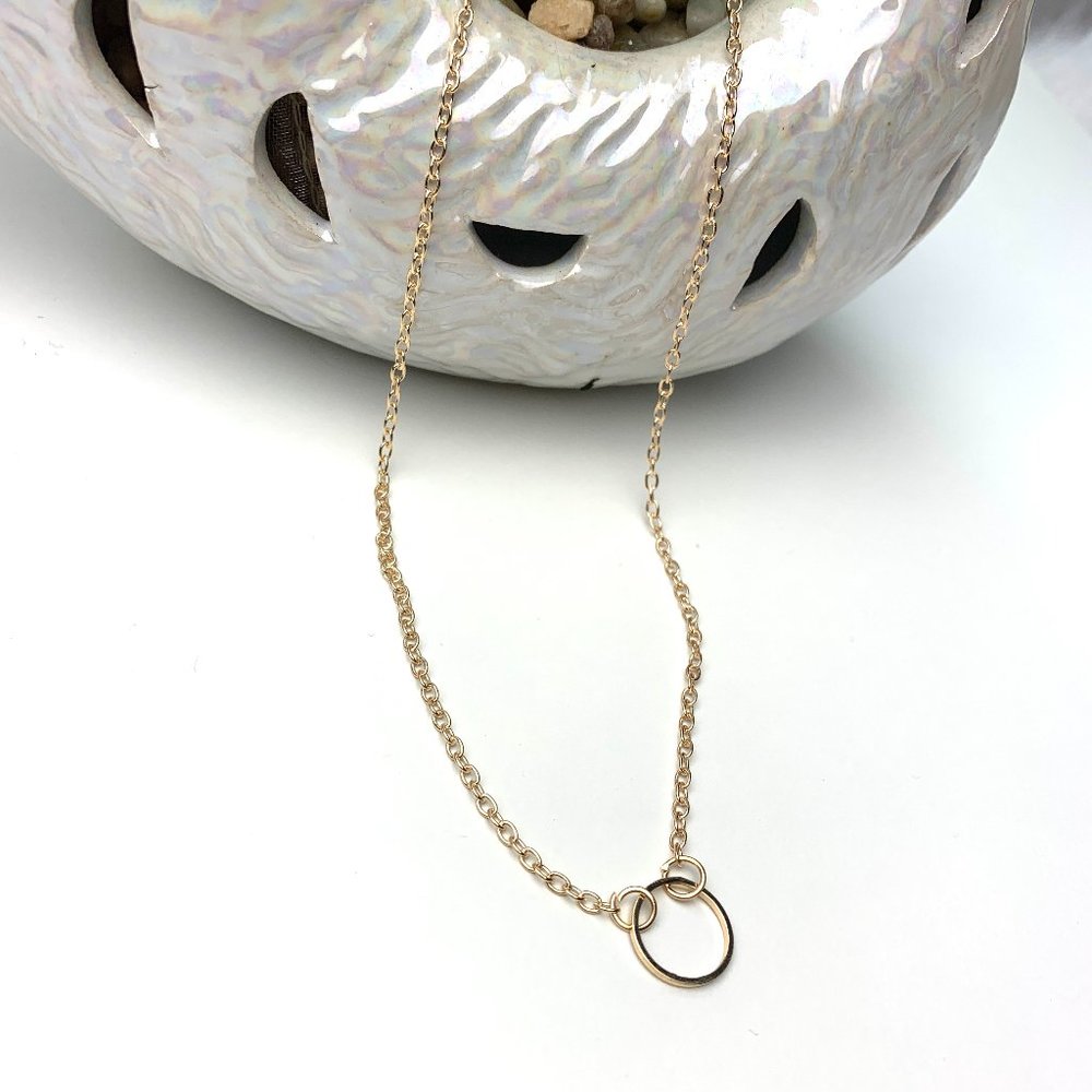HAZEL MINIMALIST GOLD CIRCLE PENDANT NECKLACE - Picture 2 of 4